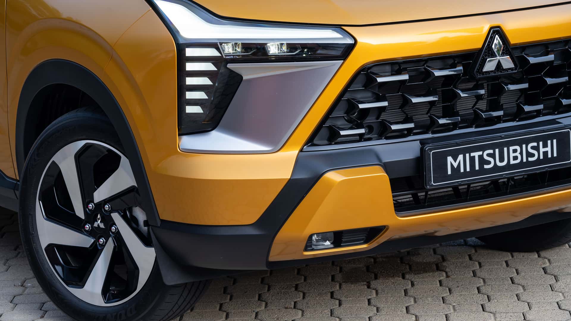 Nouveau Mitsubishi Outlander Sport - Voitures neuves au Sénégal